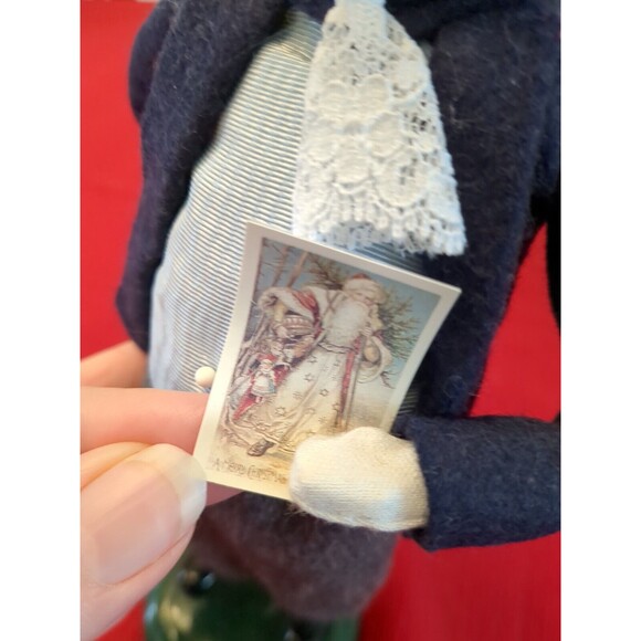 Byers'‎ Choice Caroler Man Holding Santa Flyer Vtg 1997 Retired Christmas Rare - Picture 6 of 7